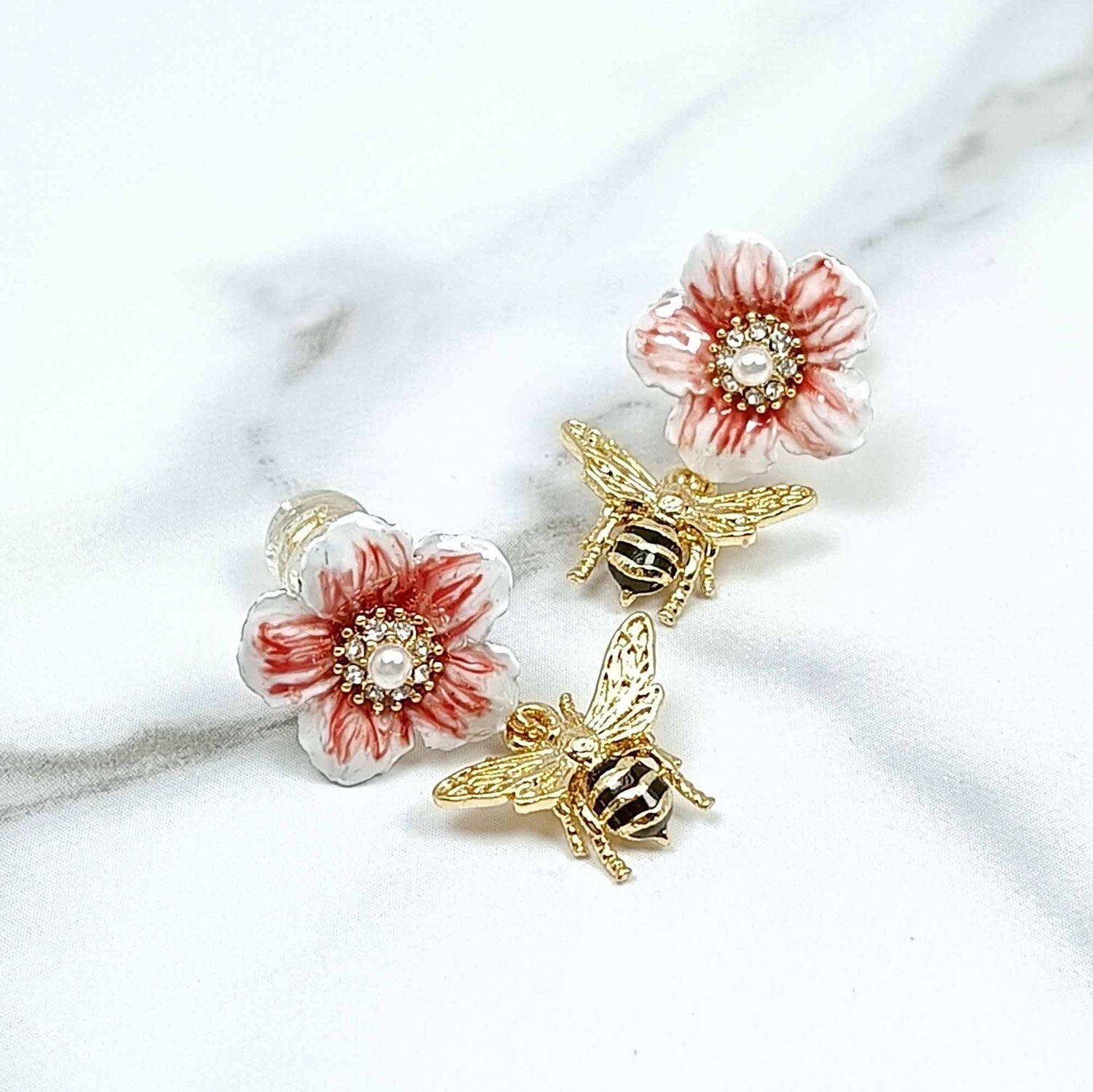 Handpainted Enamel Daisy Flower Post Bee Drop Earrings