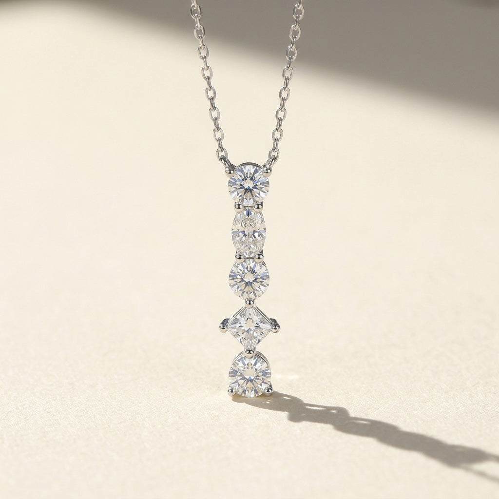 letter pendant necklace "I" moissanite jewelry