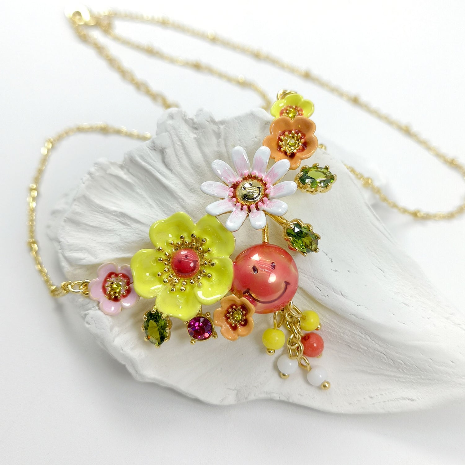 Daisy Flower Smiley Face Necklace